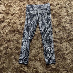 Zyia Active Leggings Women’s Size Large 8-10 Black White